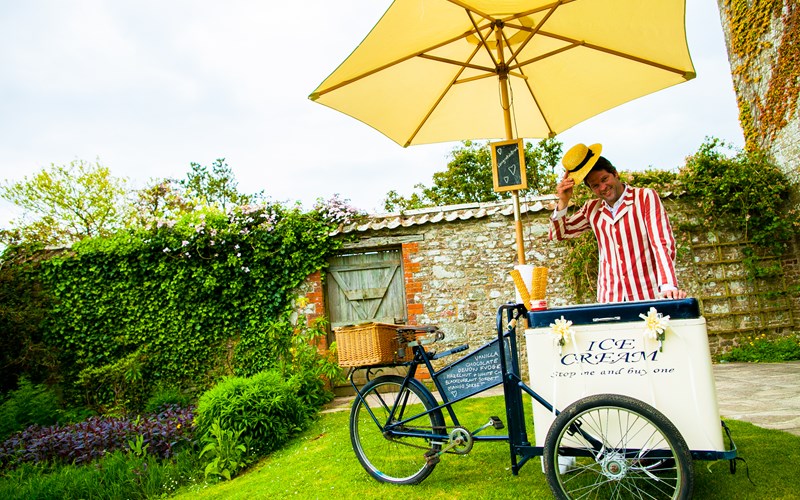 Ashbarton Estate - Ash Barton wedding venue Devon ice cream food stand ideas