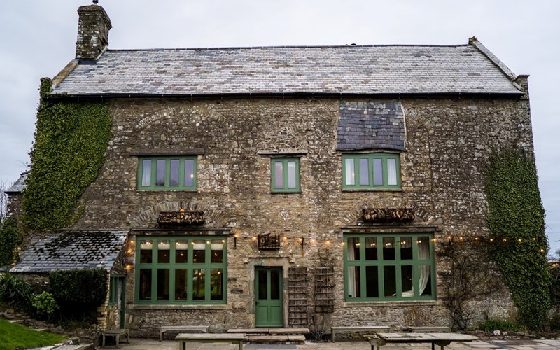 Ashbarton Estate - Ash Barton Estate wedding venue Devon DIY no curfew no corkage