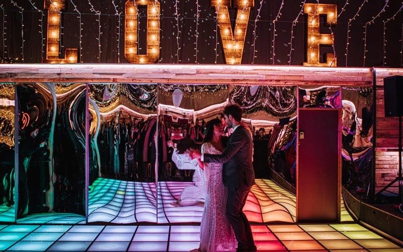 Ashbarton Estate - Ash Barton Estate wedding venue Devon big party barn