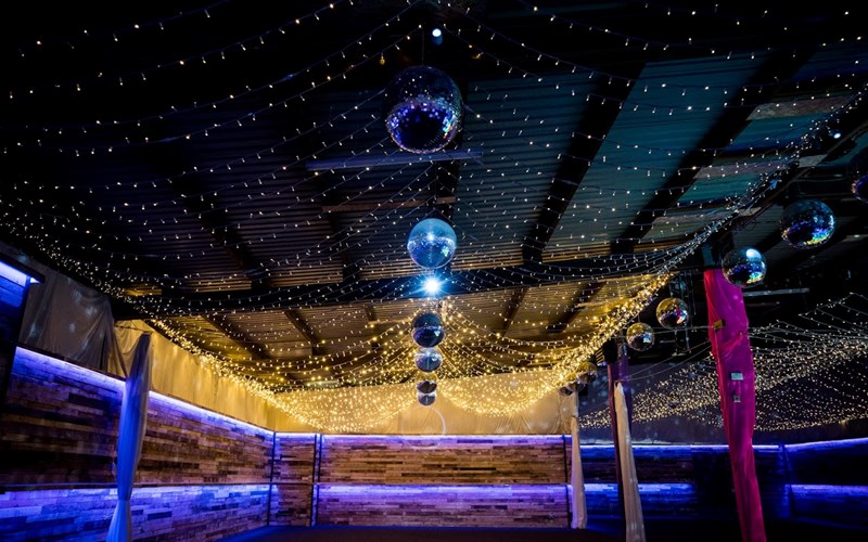 Ashbarton Estate - Ash Barton Estate wedding venue Devon big party barn