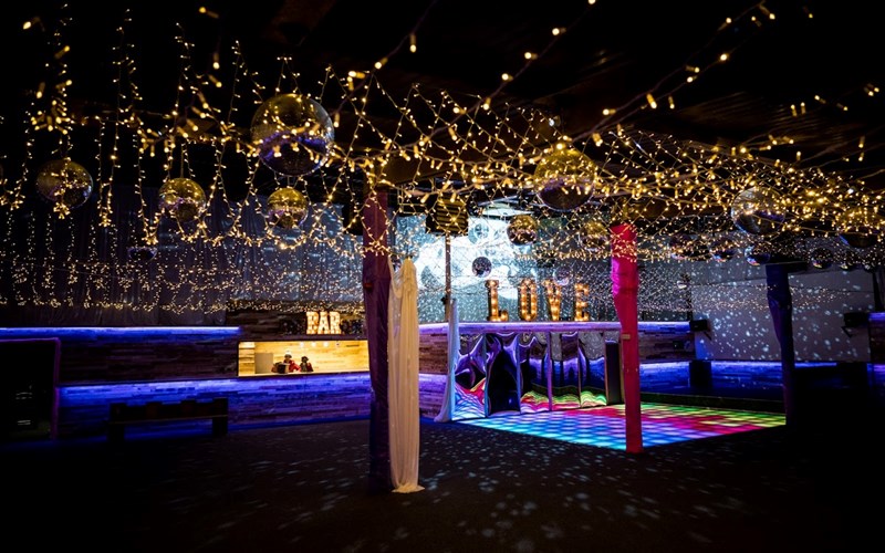 Ashbarton Estate - Ash Barton Estate wedding venue Devon big party barn