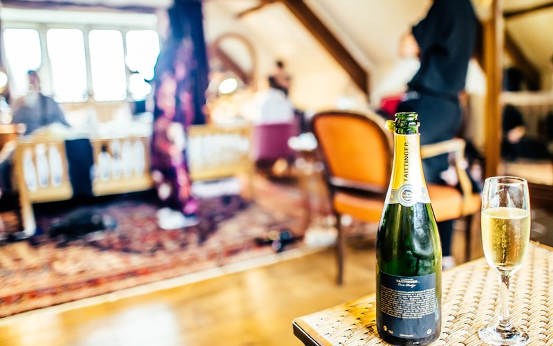 Ashbarton Estate - Ash Barton wedding venue Devon champagne