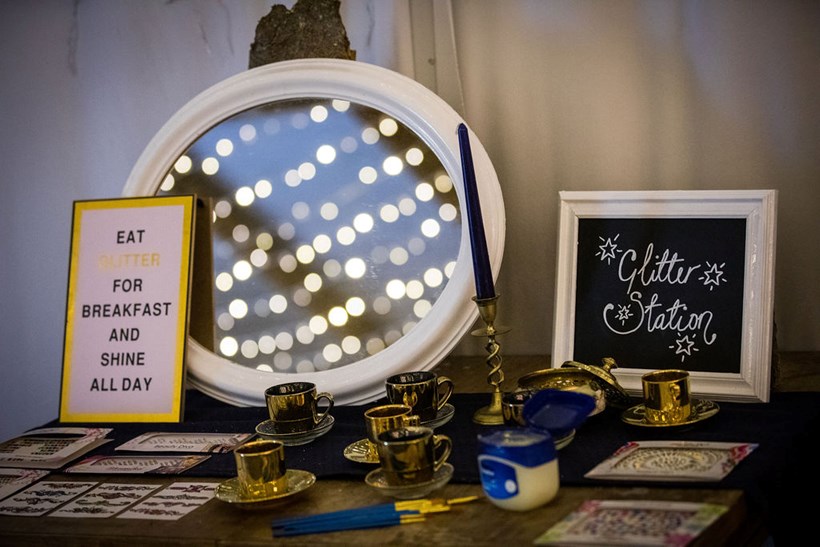 Glitter station