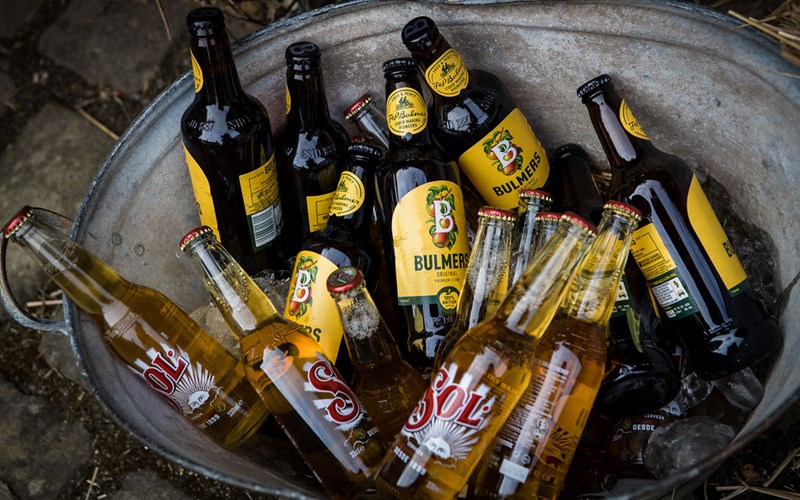 Ashbarton Estate - Tub of beers at Ash Barton wedding venue Devon